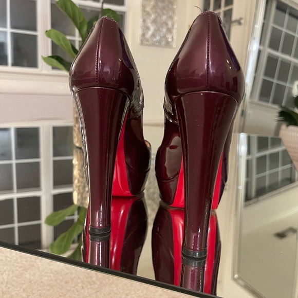 Christian Louboutin Gabin 140 Peep Toe Pumps in PURPLE Patent Leather - Picture 9 of 15